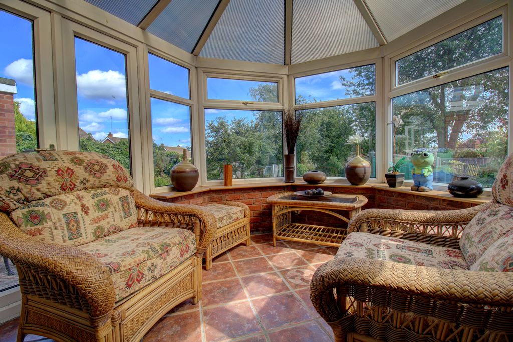 Property photo 3 of 16 Conservatory