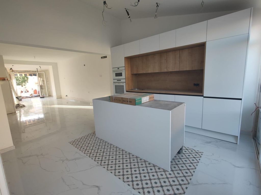 Property photo 1 of 37
