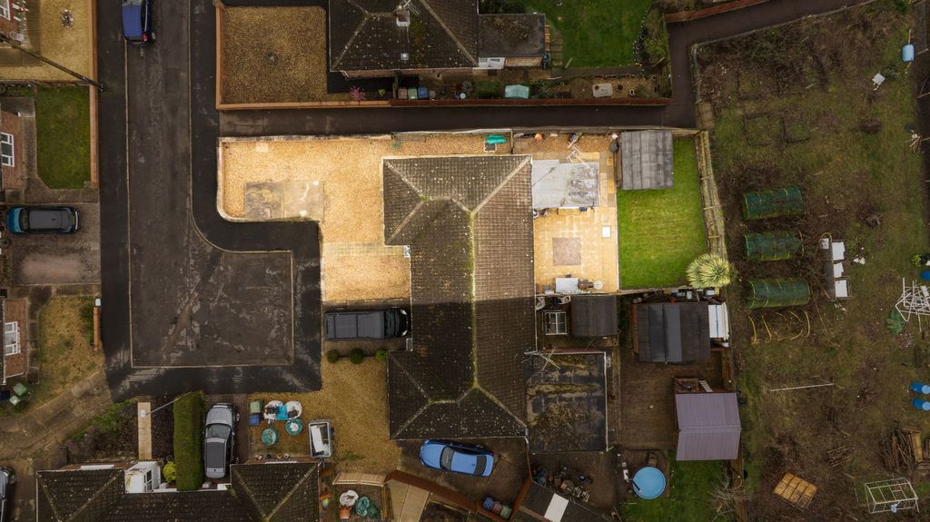 Property photo 2 of 31