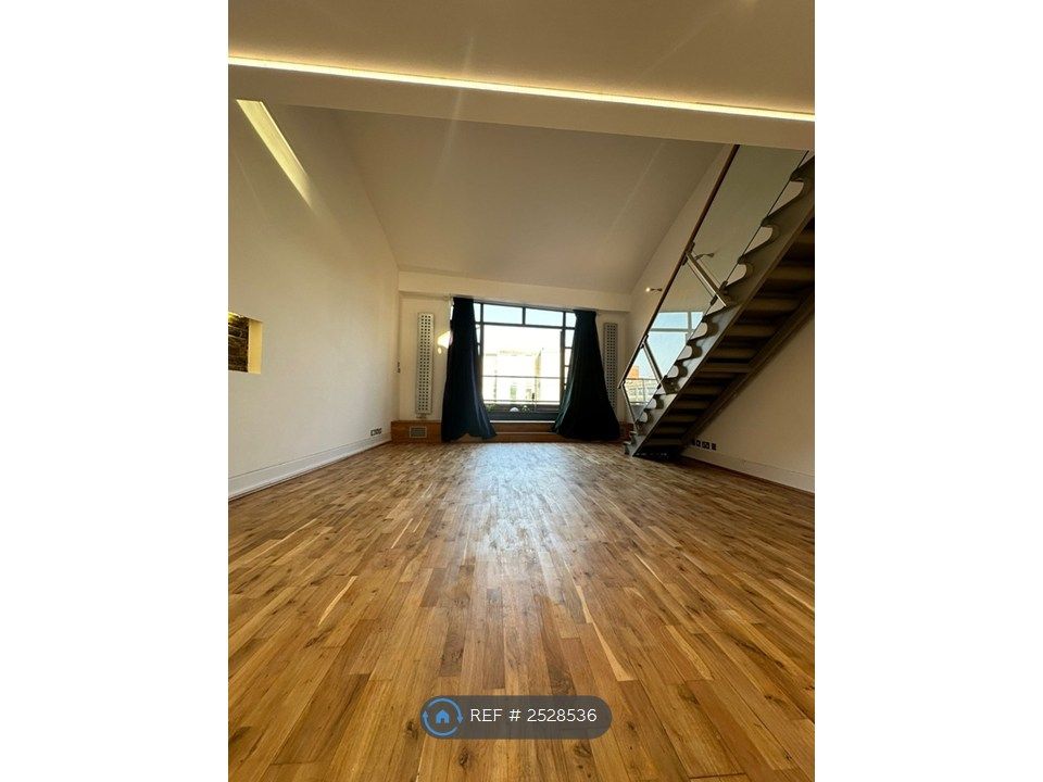 Property photo 3 of 12 Living Room / Patio