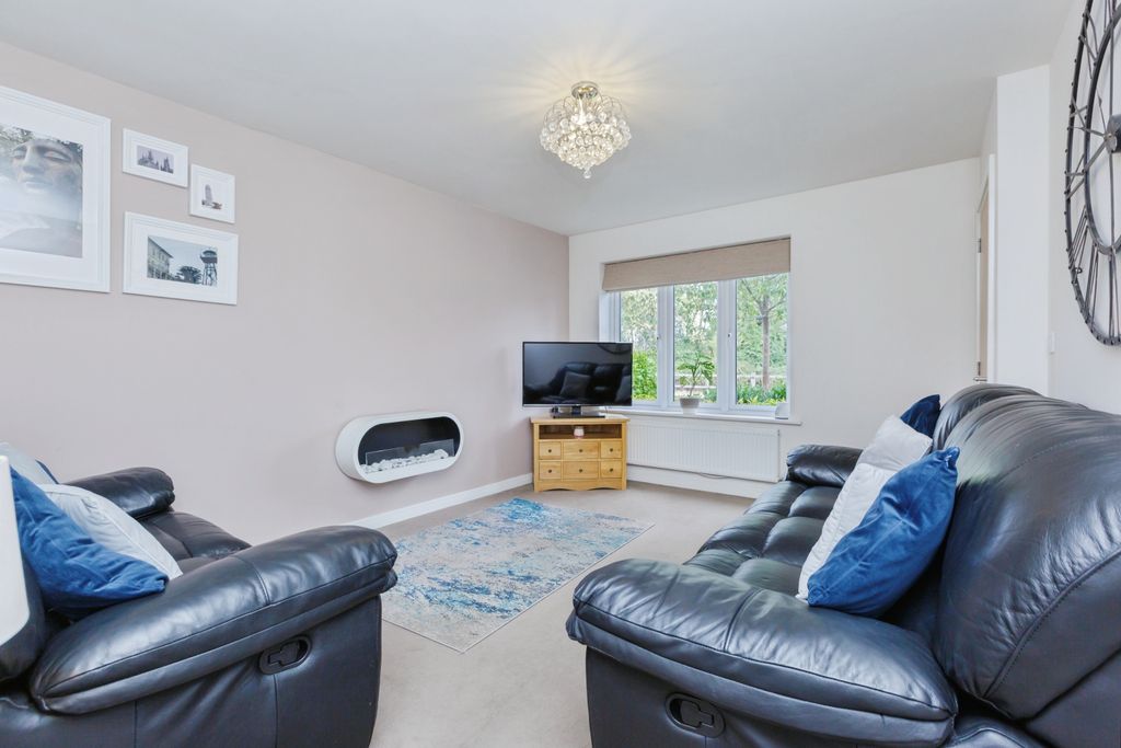 Property photo 2 of 15