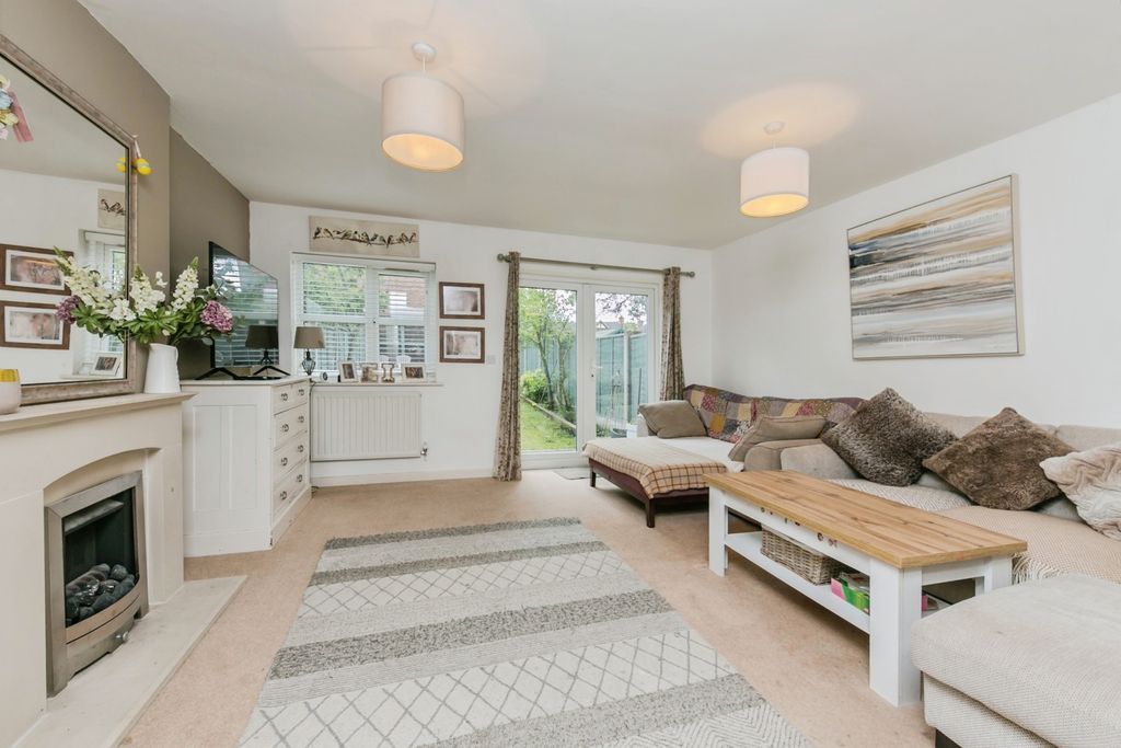 Property photo 2 of 16 Pbox-Img.Jpg