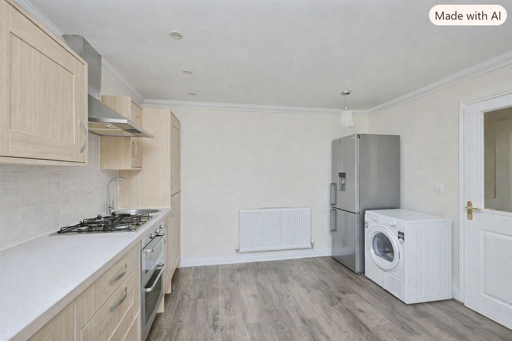 Property photo 3 of 19 Image