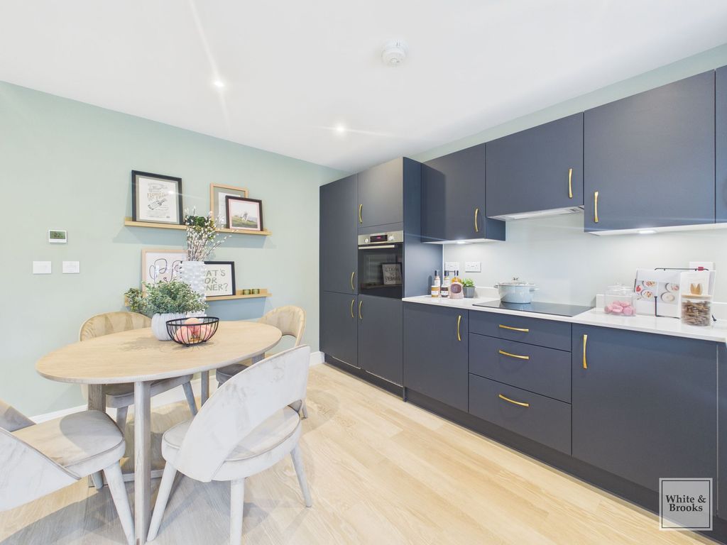 Property photo 3 of 16 Show Home