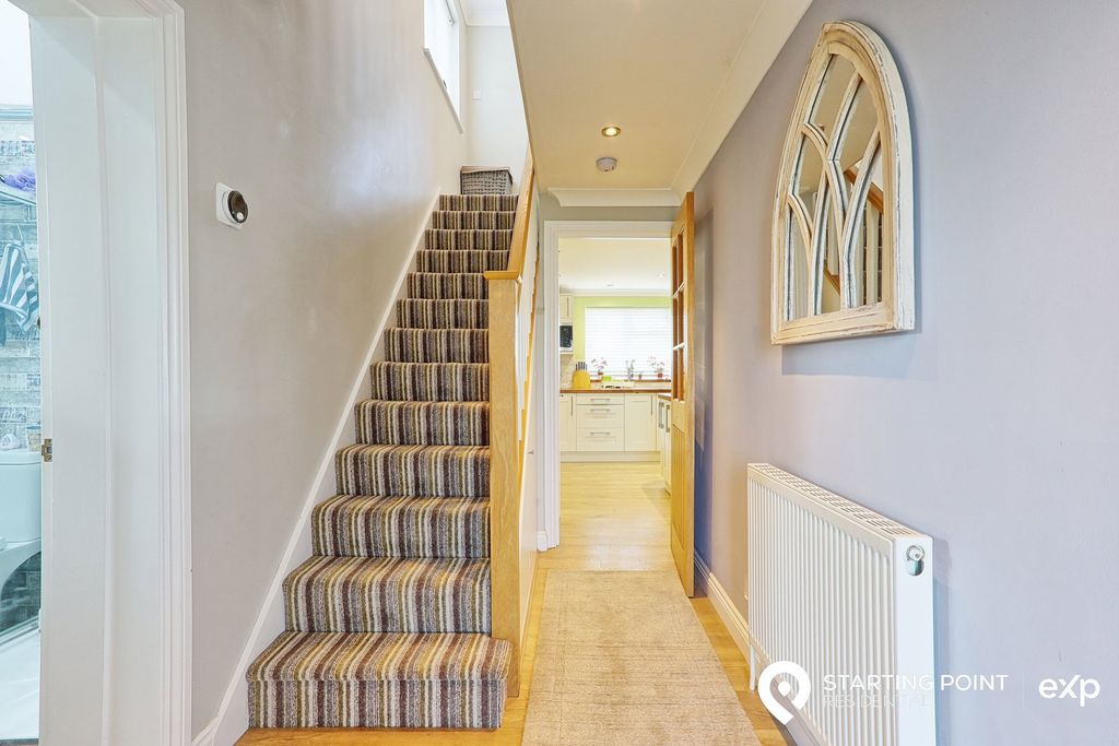 Property photo 2 of 36