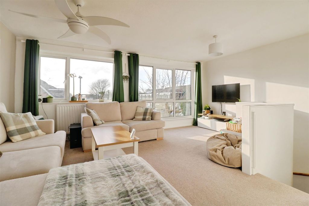 Property photo 3 of 13 4c8Abc9B-Img_8306-Img_8308.Jpg