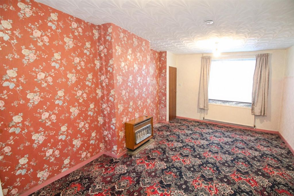 Property photo 2 of 10 Lounge