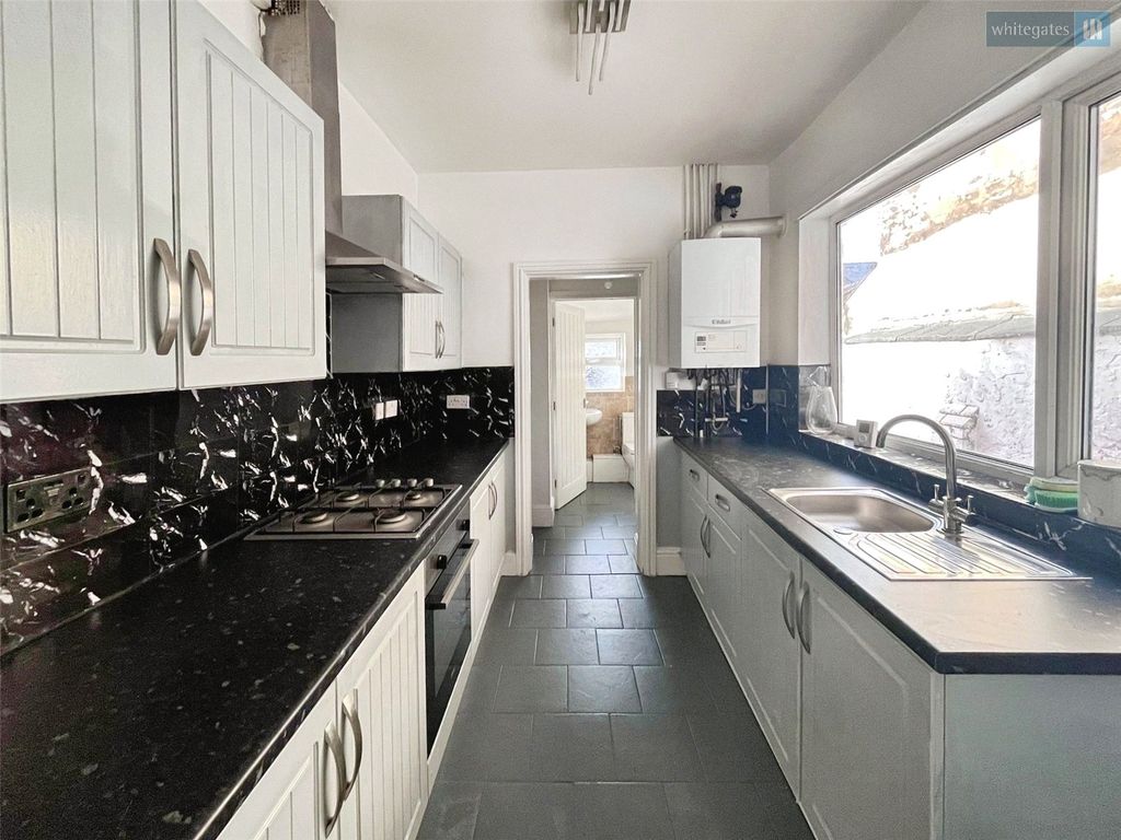 Property photo 2 of 11 Picture No. 21