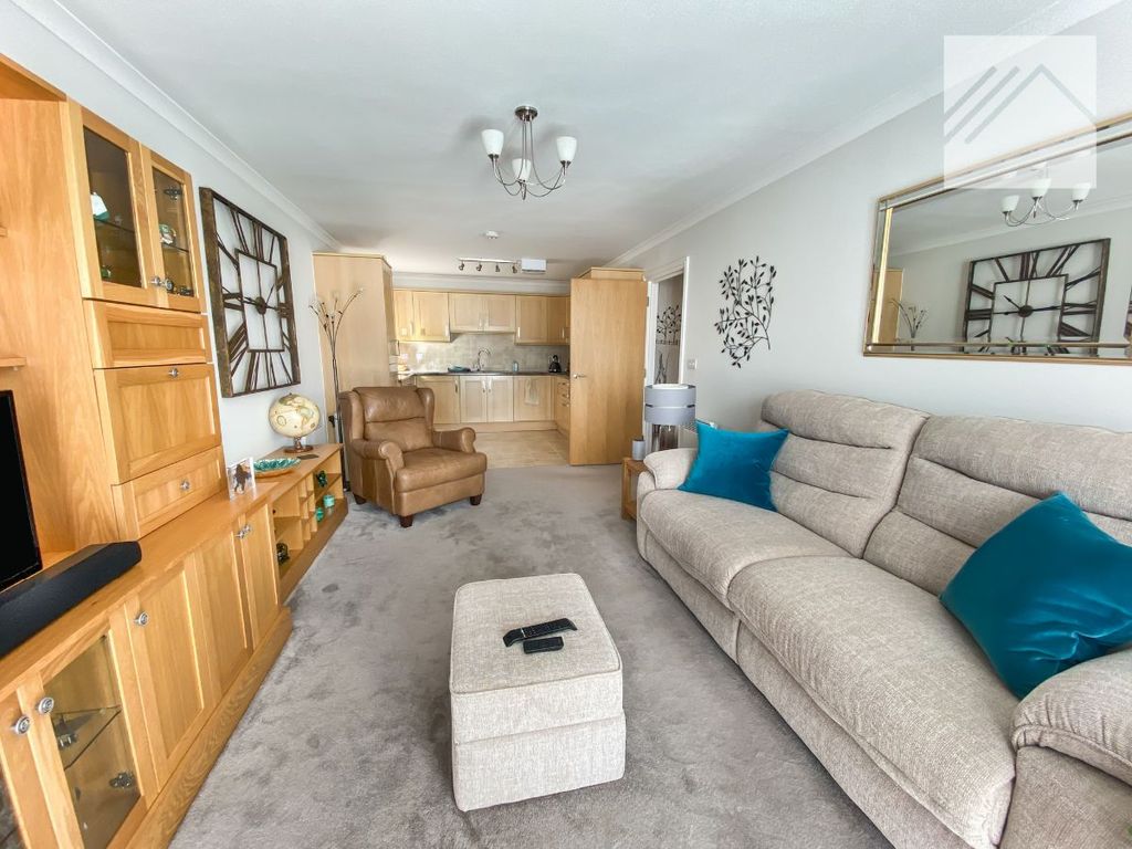 Property photo 3 of 11