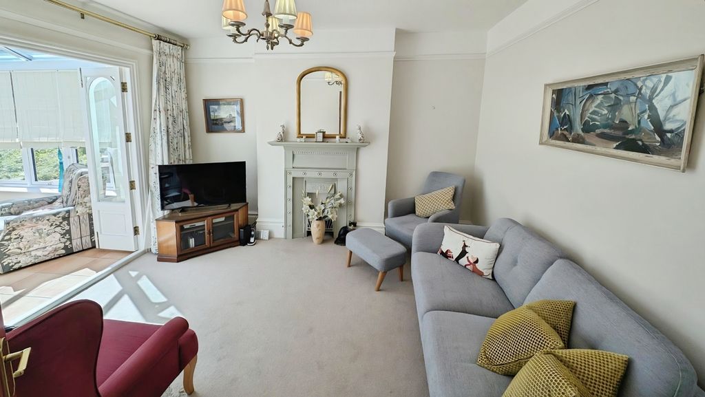 Property photo 3 of 29 Pbox-Img.Jpg