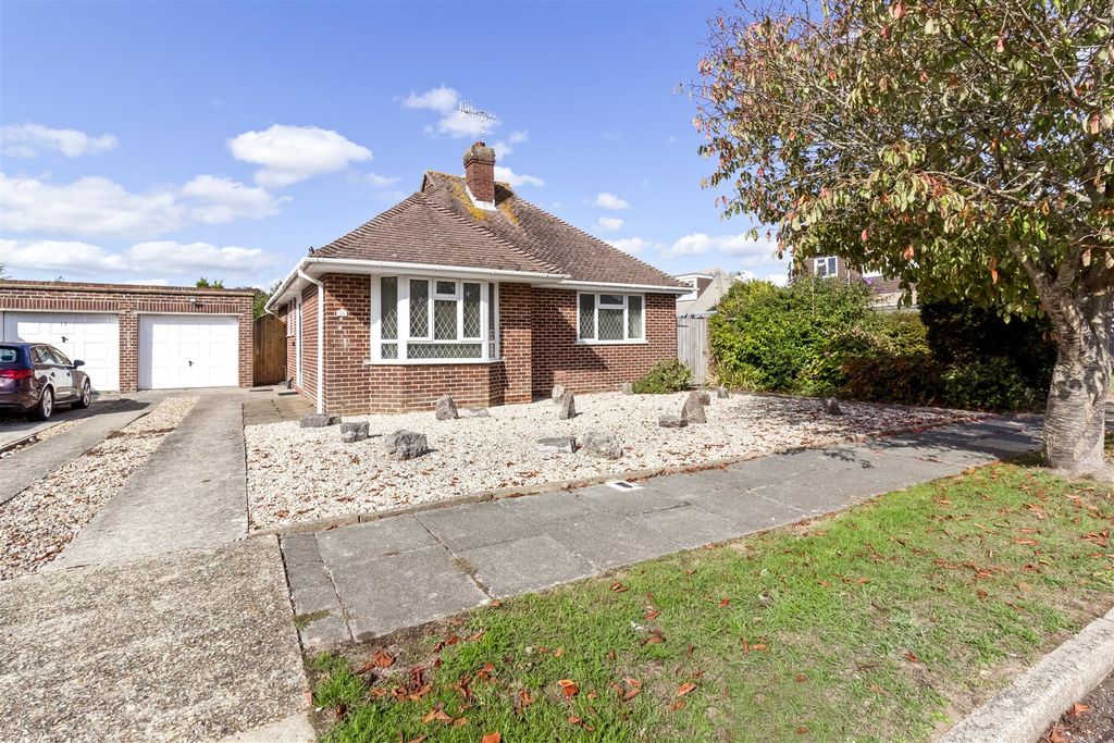 Property photo 1 of 17 10 Sea Lane Gardens-001.Jpg