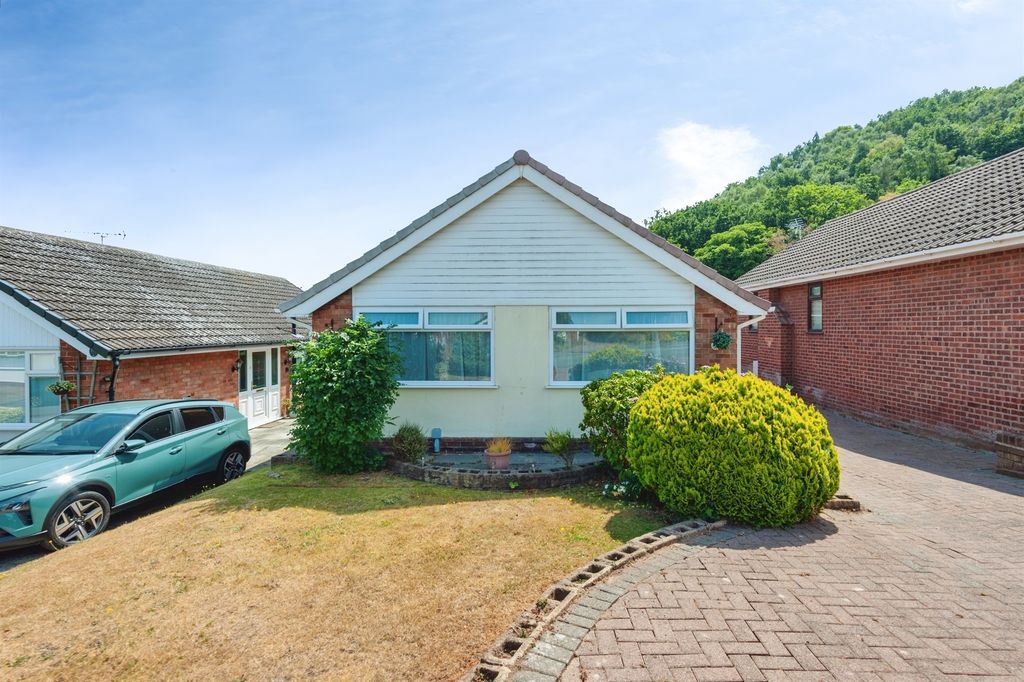 Property photo 2 of 19