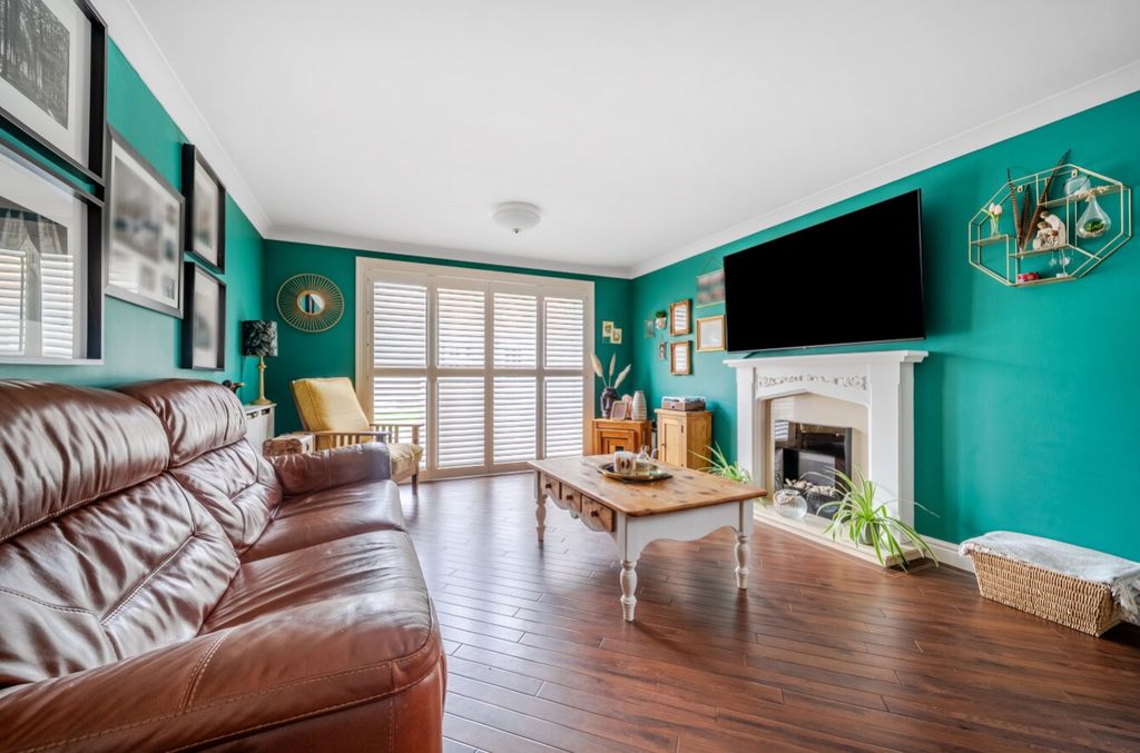 Property photo 3 of 30 1514890-10-1A07B9Fd73c58