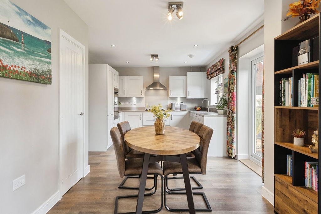 Property photo 2 of 24 Pbox-Img.Jpg