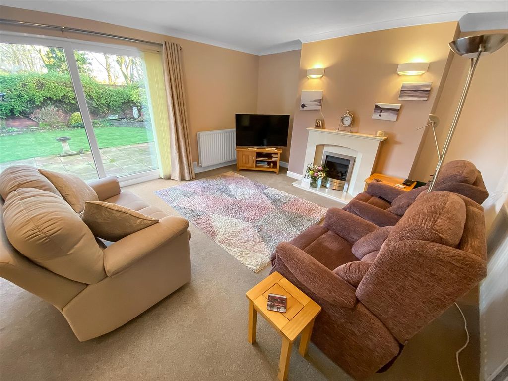 Property photo 2 of 16 Living Room (1).Jpg