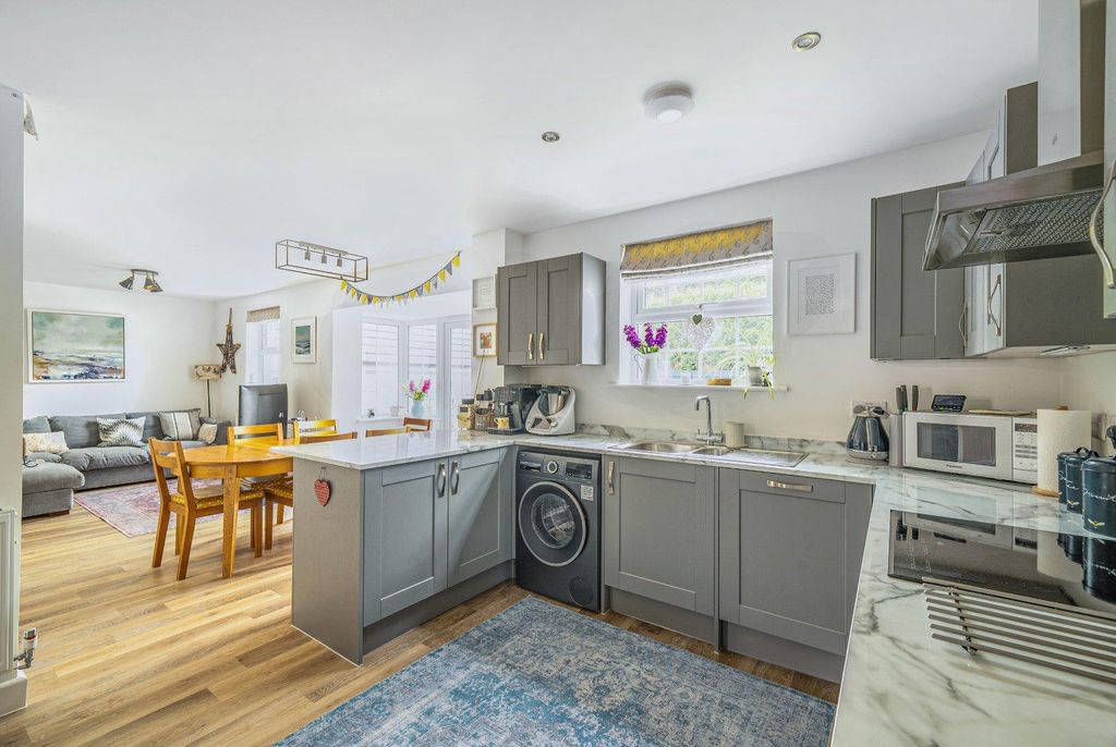 Property photo 2 of 18 Uffculme Seddons