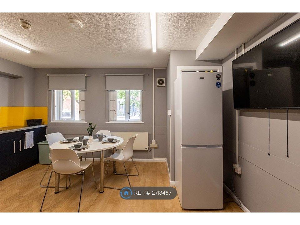 Property photo 3 of 35