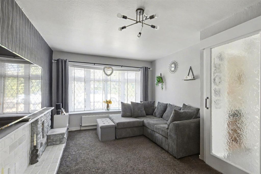 Property photo 3 of 20 Lounge_3.Jpeg