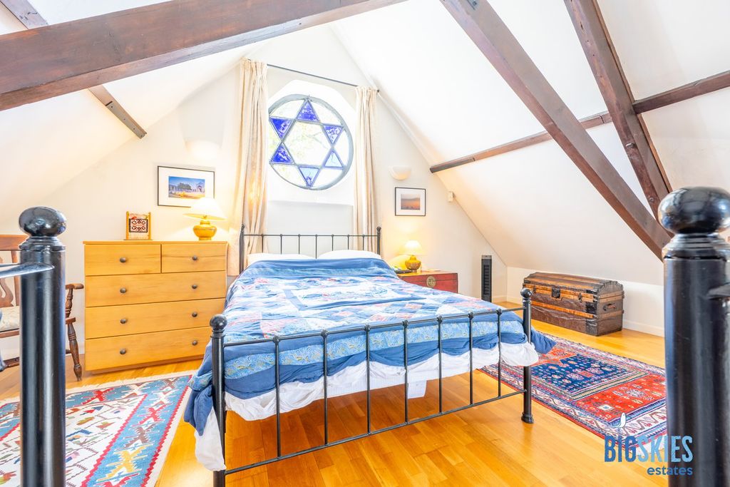 Property photo 3 of 17 Mezzanine Bedroom