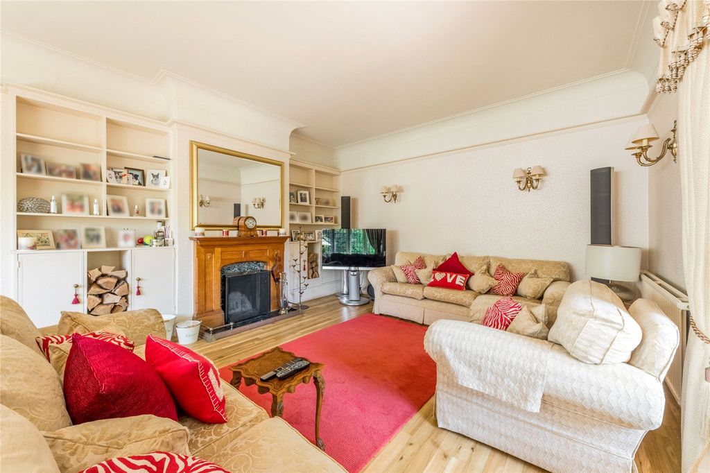 Property photo 2 of 22 Drawing Room