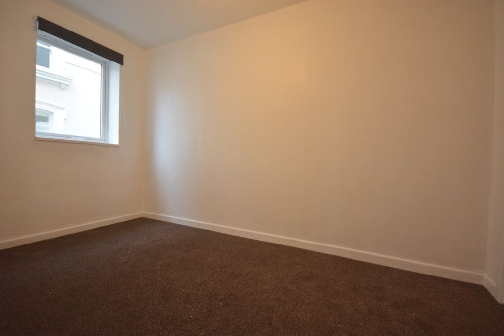 Property photo 2 of 6 Gallery