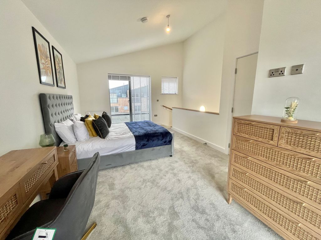Property photo 3 of 18 Image