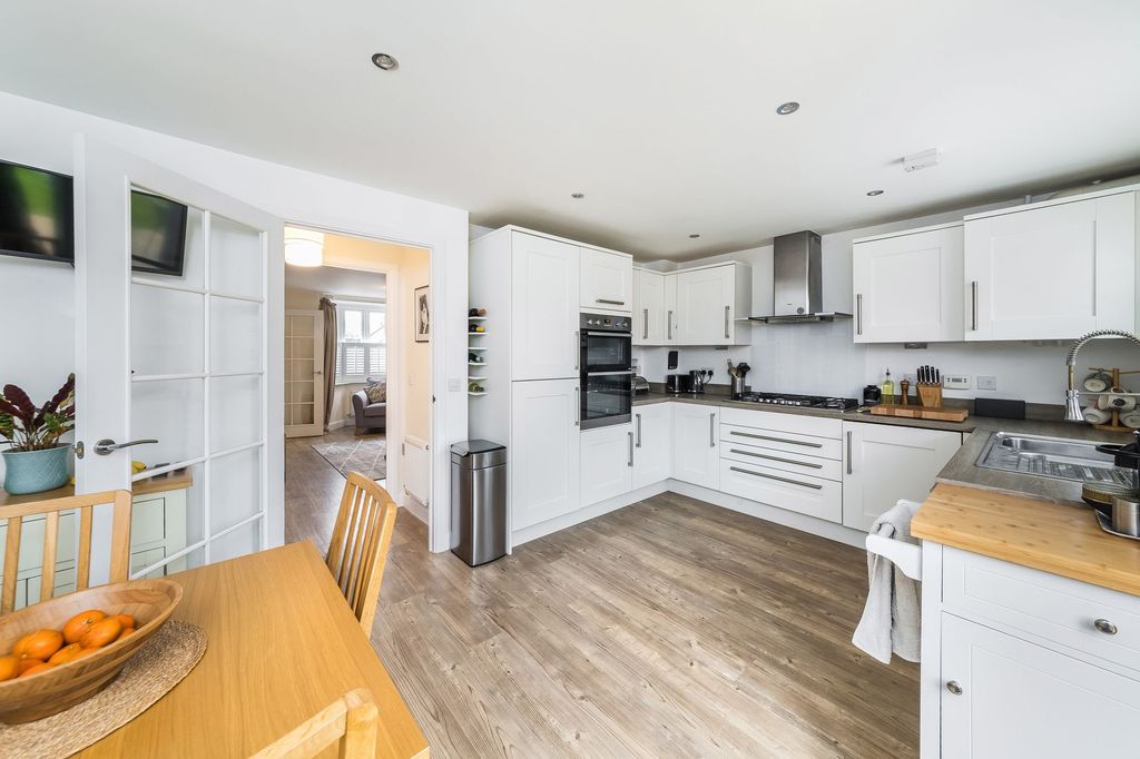 Property photo 3 of 22