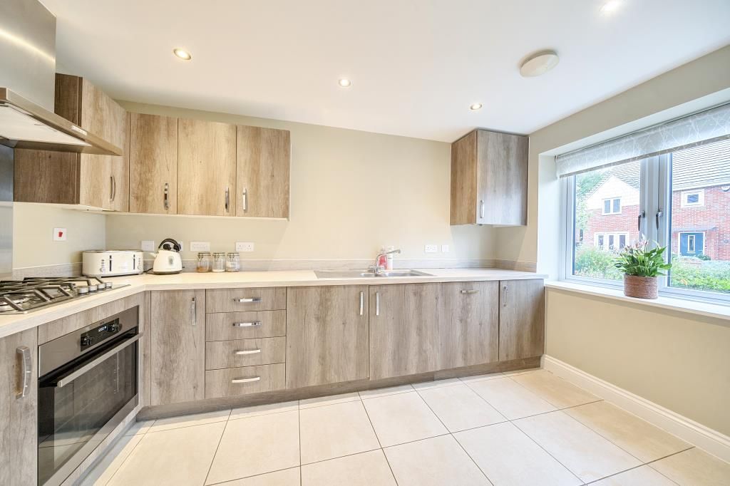 Property photo 2 of 19 Kitchen