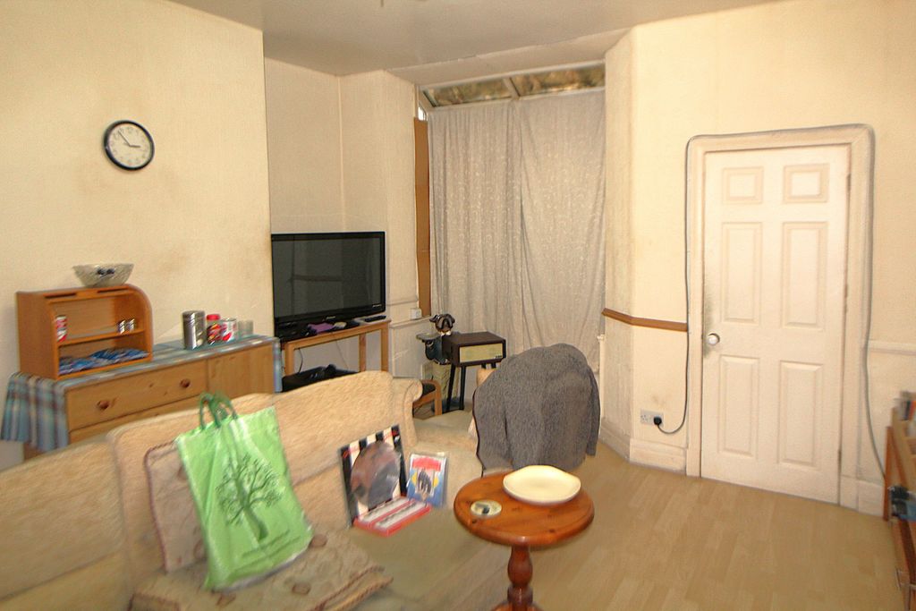 Property photo 3 of 7