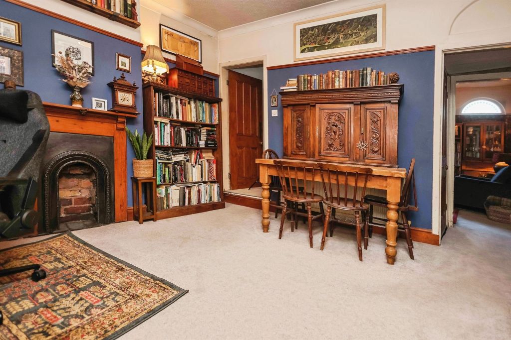 Property photo 3 of 17