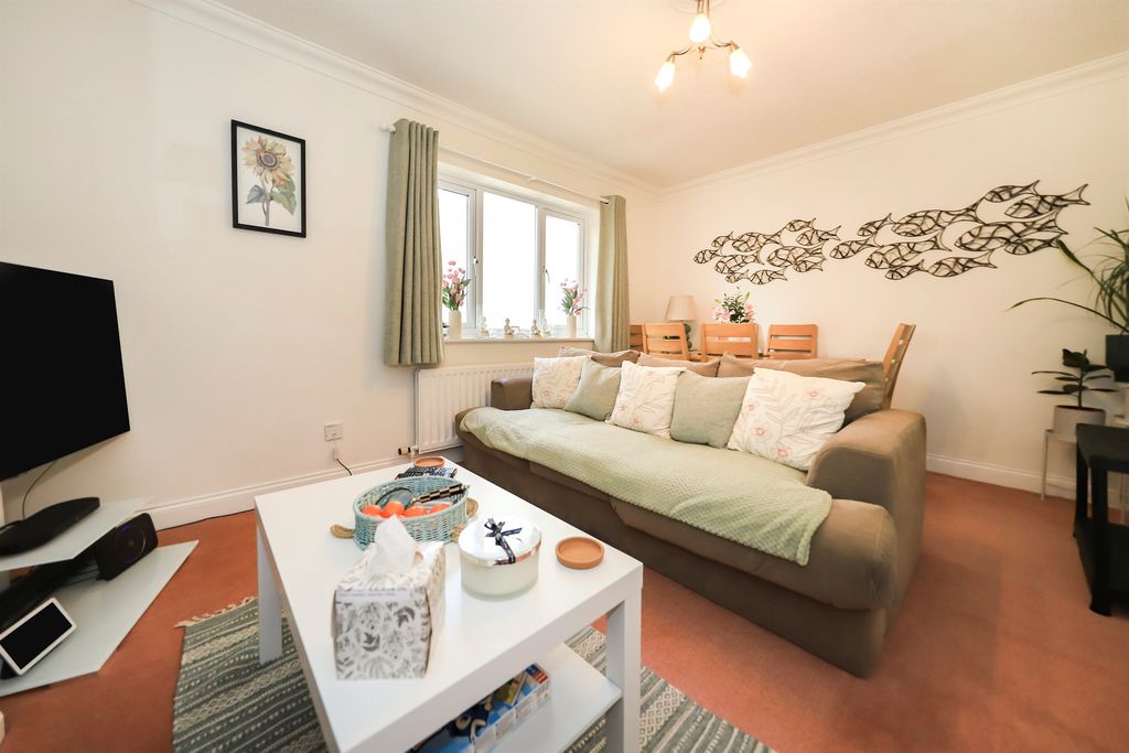 Property photo 3 of 17