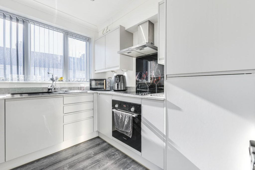 Property photo 3 of 16 Picture No. 04