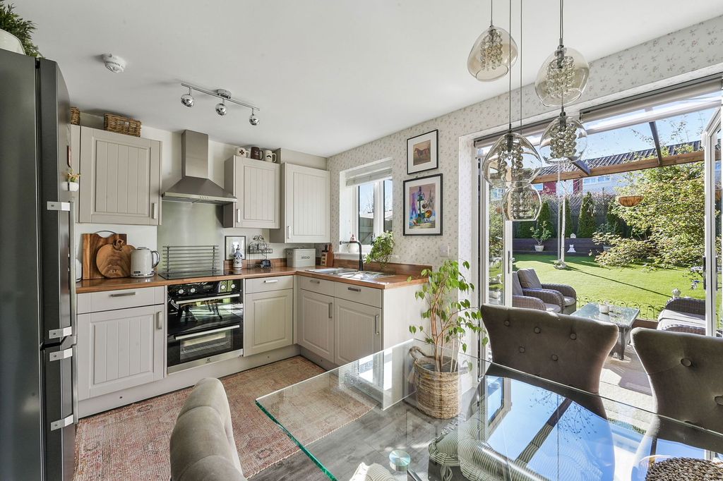 Property photo 1 of 24