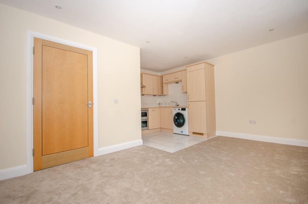 Property photo 3 of 11 Living Area Pic 2.Jpg