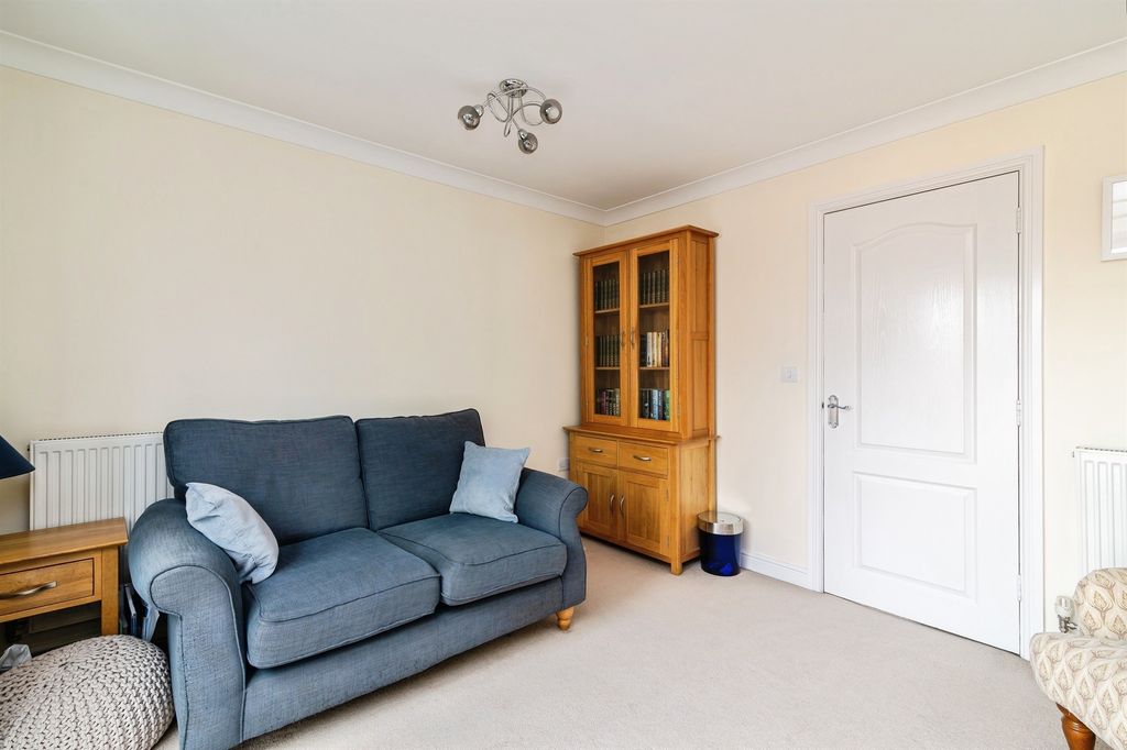 Property photo 2 of 19