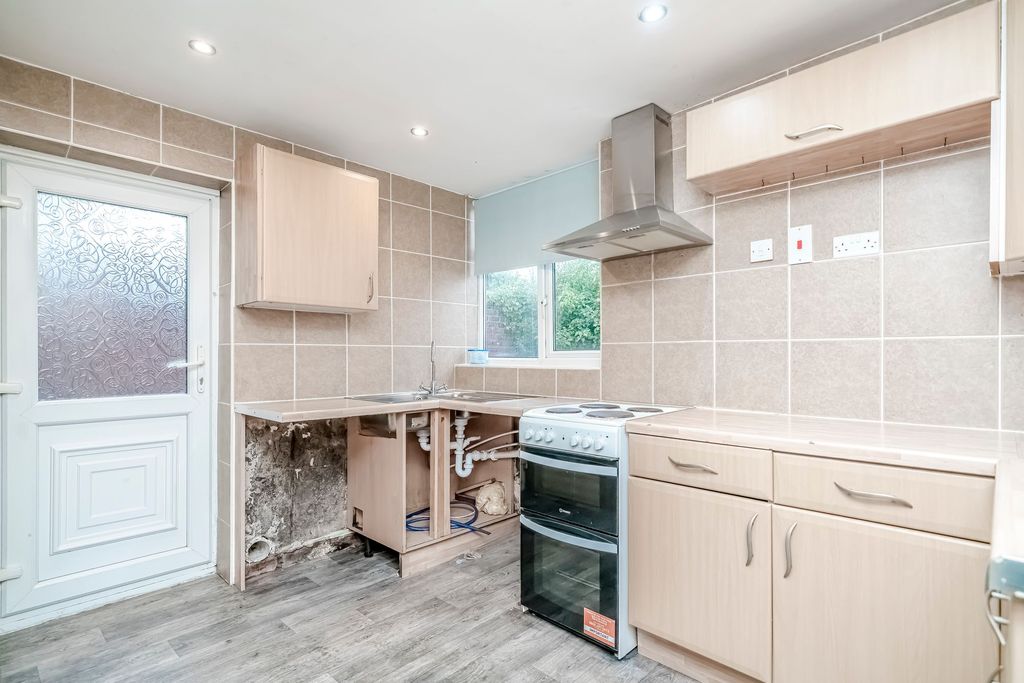 Property photo 3 of 28