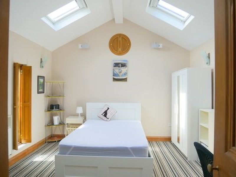 Property photo 1 of 6 Photo 4