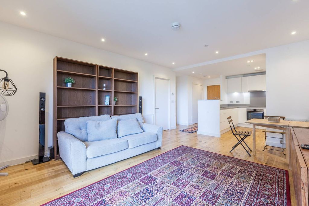 Property photo 3 of 9