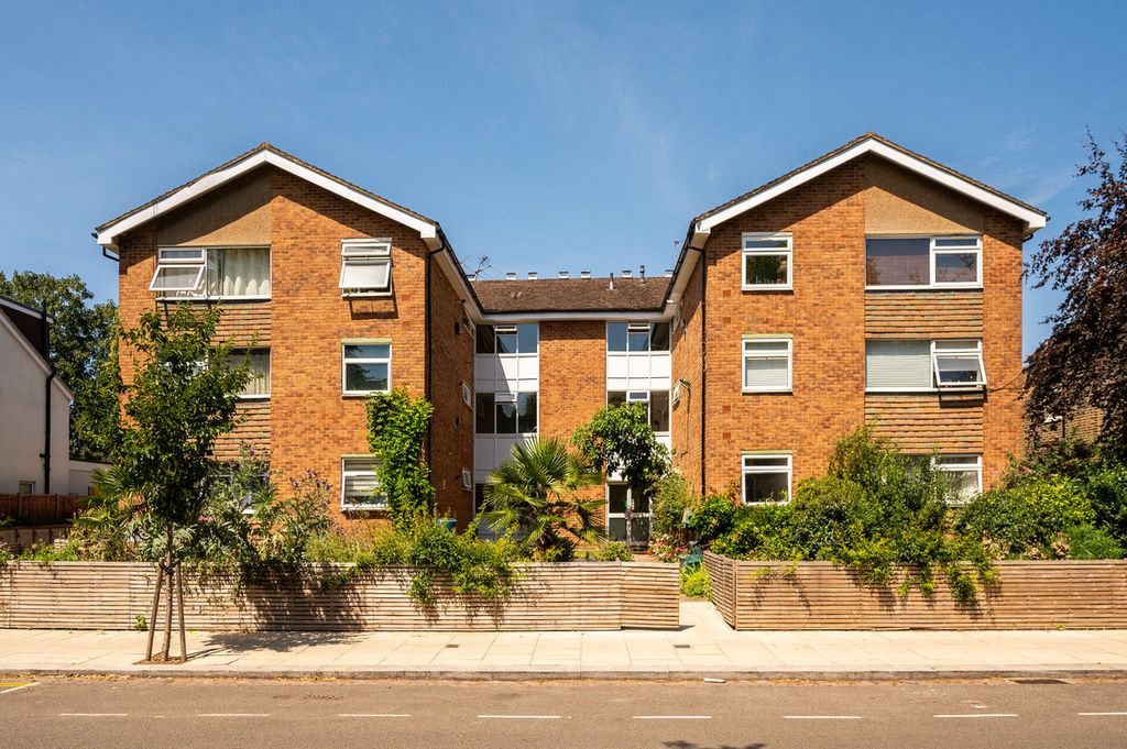 Property photo 1 of 17
