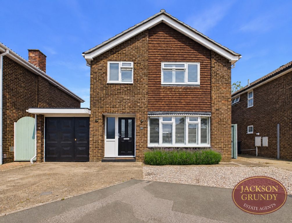 Property photo 1 of 22 East Leys Court