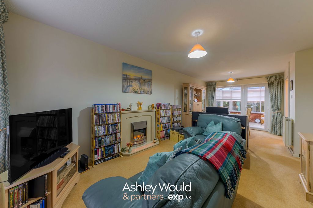 Property photo 2 of 20