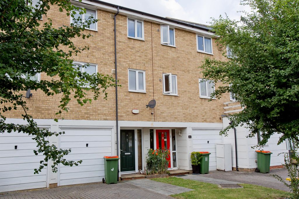 Property photo 2 of 9