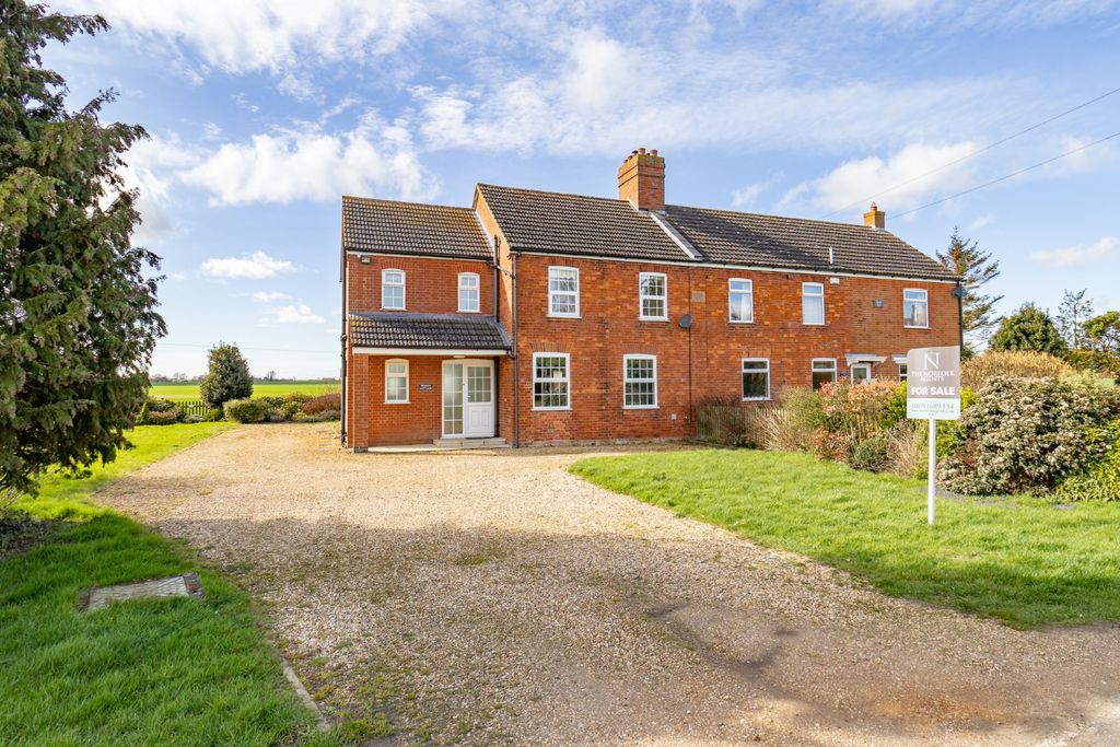 Property photo 1 of 22 4933001