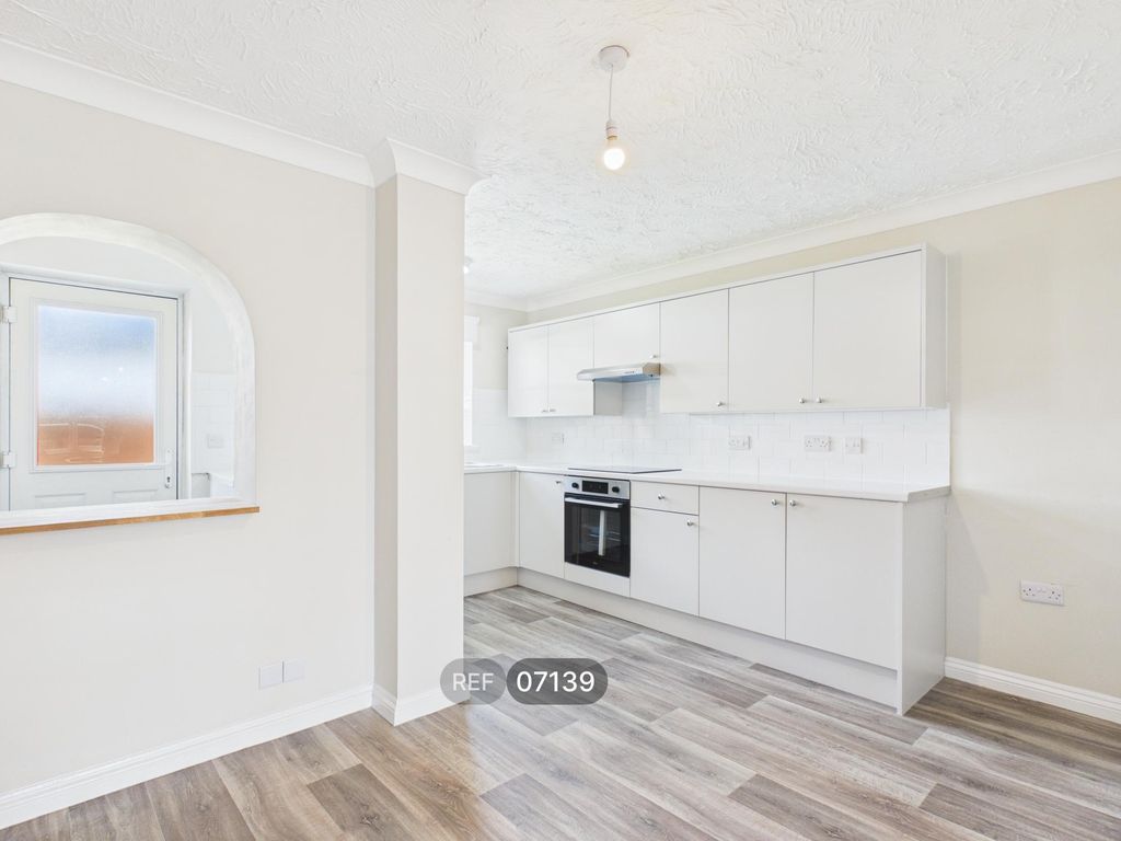 Property photo 3 of 18 Kitchen / Diner