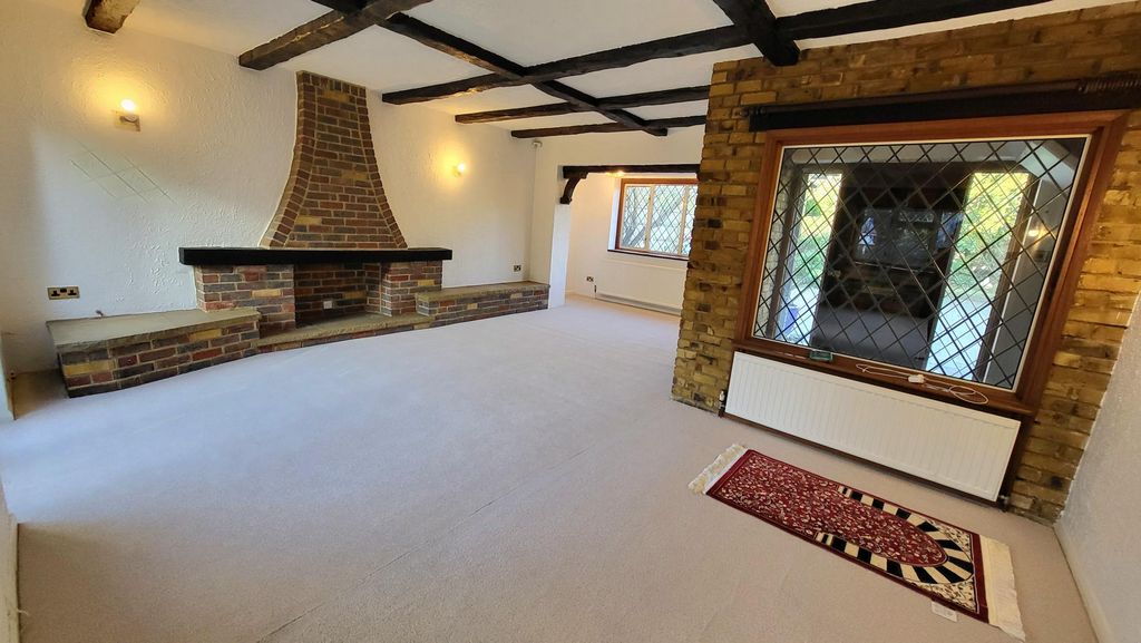 Property photo 2 of 12 Image