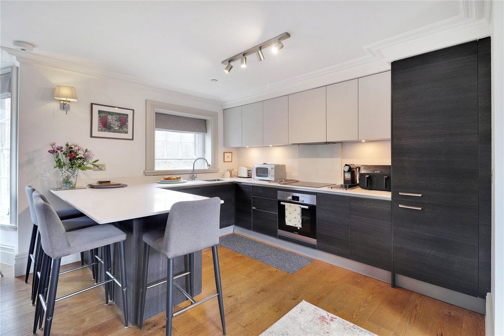 Property photo 3 of 14 Kitchen