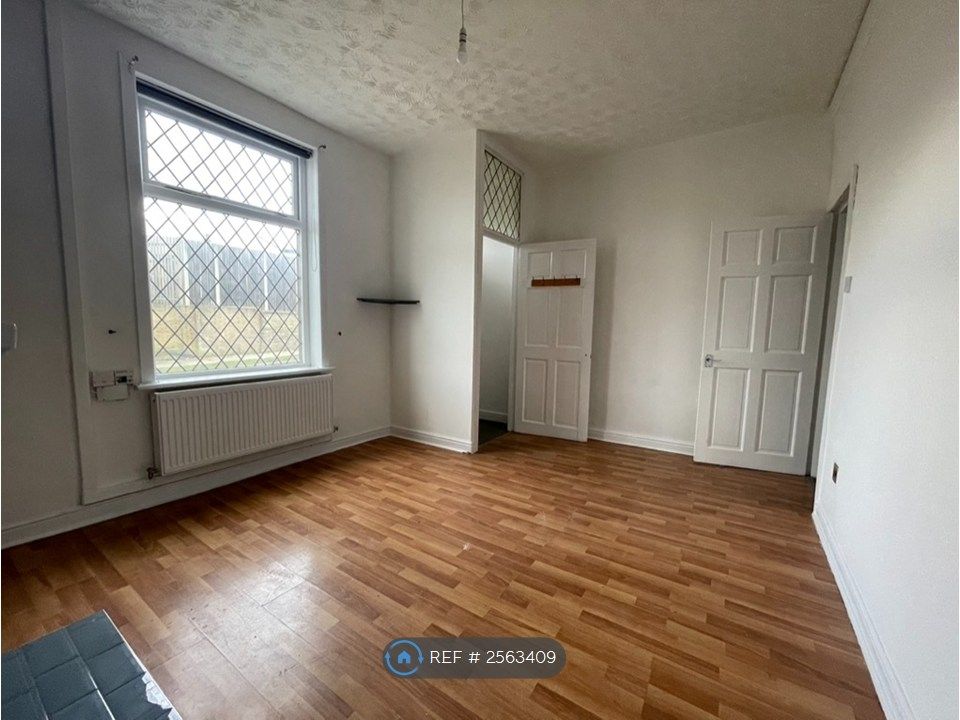 Property photo 3 of 6