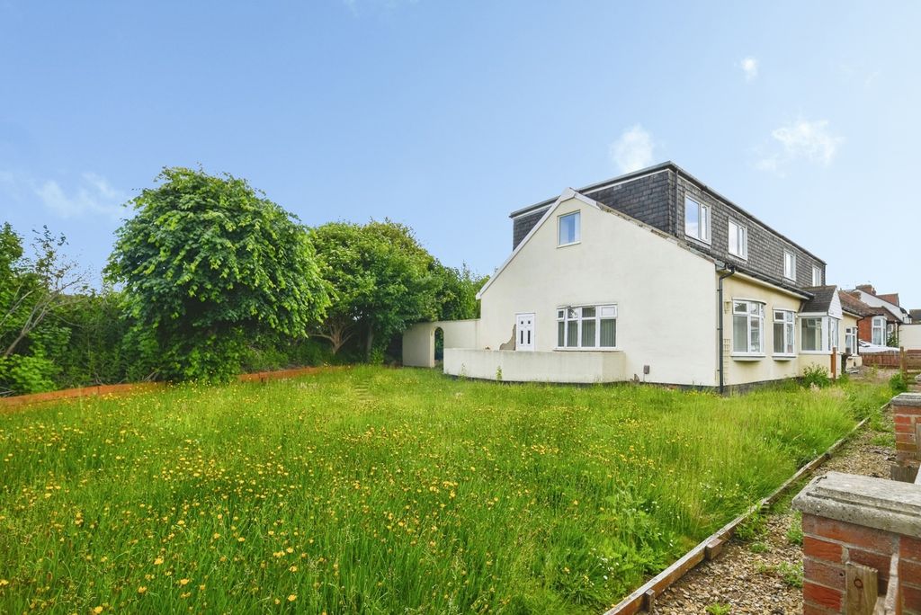 Property photo 3 of 27 Pbox-Img.Jpg