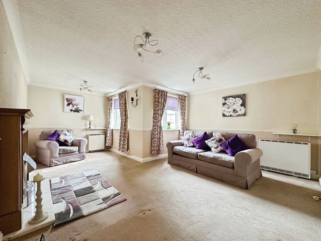 Property photo 2 of 13