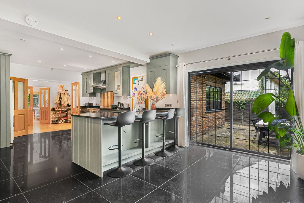 Additional image 7 of 5 bed detached house for saleKentish Lane, Brookmans Park, Hatfield AL9